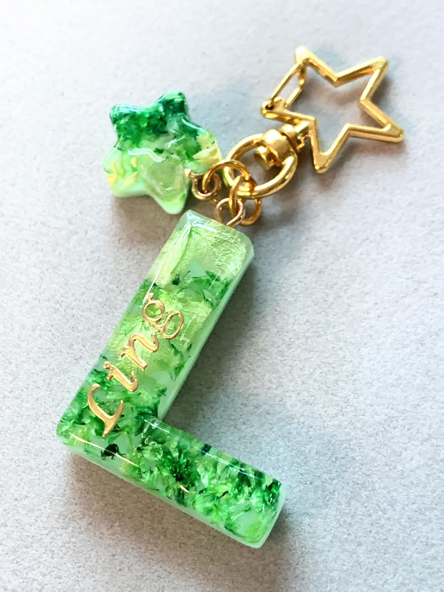 永生花字母滴膠匙扣 - 馬卡龍系列（綠）