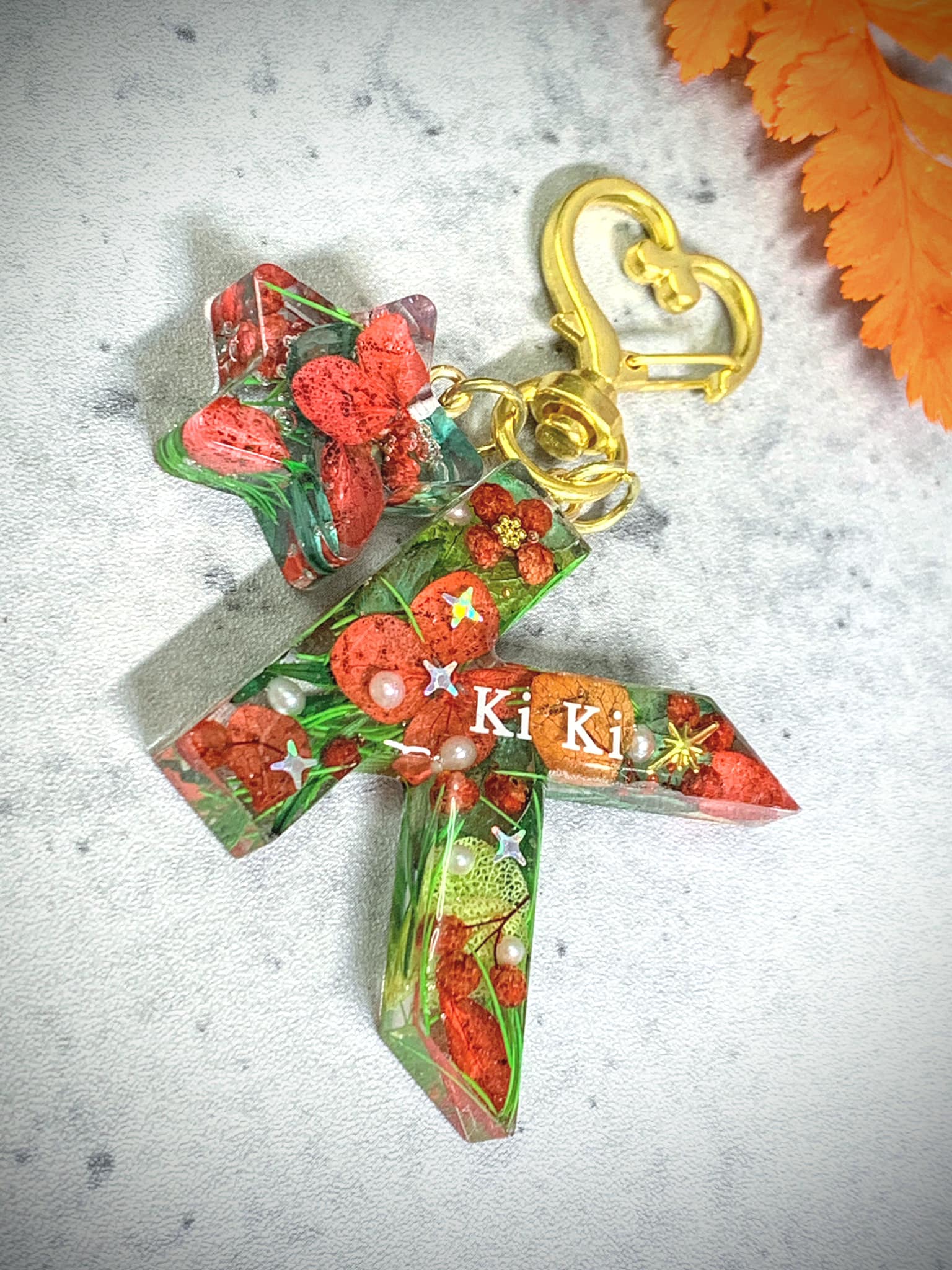 聖誕字母滴膠匙扣 - 聖誕花 - K